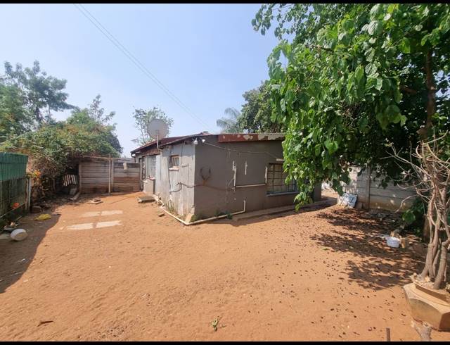 3 BEDROOM HOUSE FOR SALE IN OOS EINDE